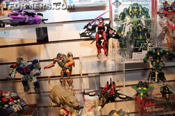 Toy Fair 2014 Transformers Generations Showroom Jetfire Sky Byte Windblade Roadbuster Image  (22 of 39)